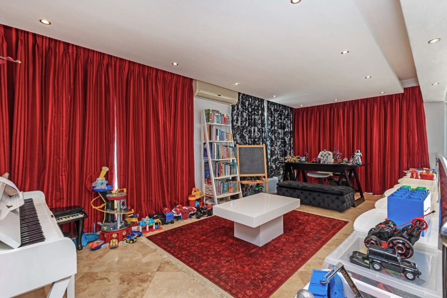 6 Bedroom Property for Sale in Baronetcy Estate Western Cape